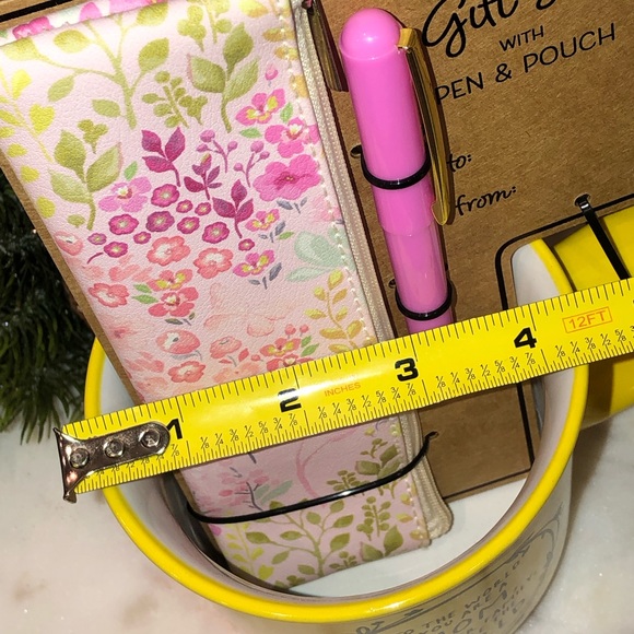 ✨NWT✨ Best Mom Ceramic Mug, Pen & Pouch Gift Set - Picture 3 of 7